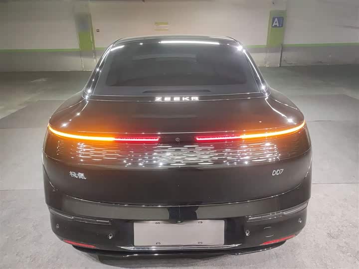 Фото 6 - Zeekr 007
