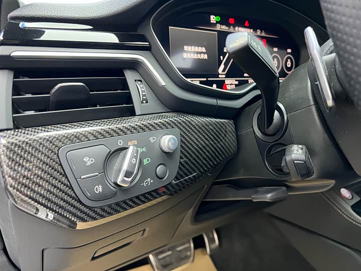 Фото 5 - Audi RS 4