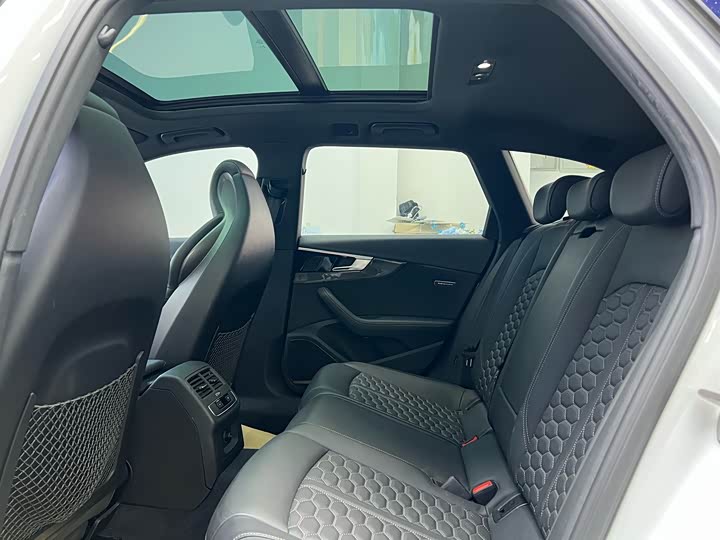 Фото 7 - Audi RS 4