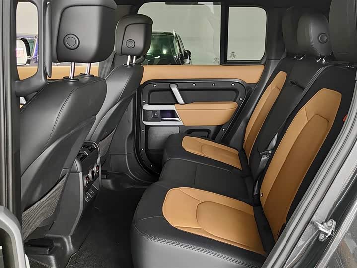 Фото 7 - Land Rover Defender