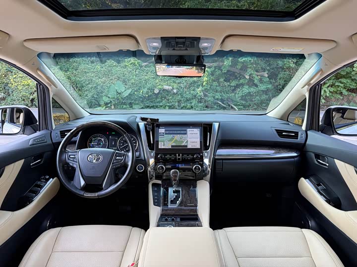 Фото 4 - Toyota Vellfire