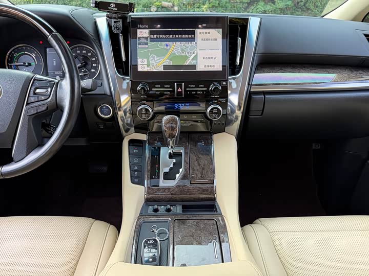 Фото 5 - Toyota Vellfire