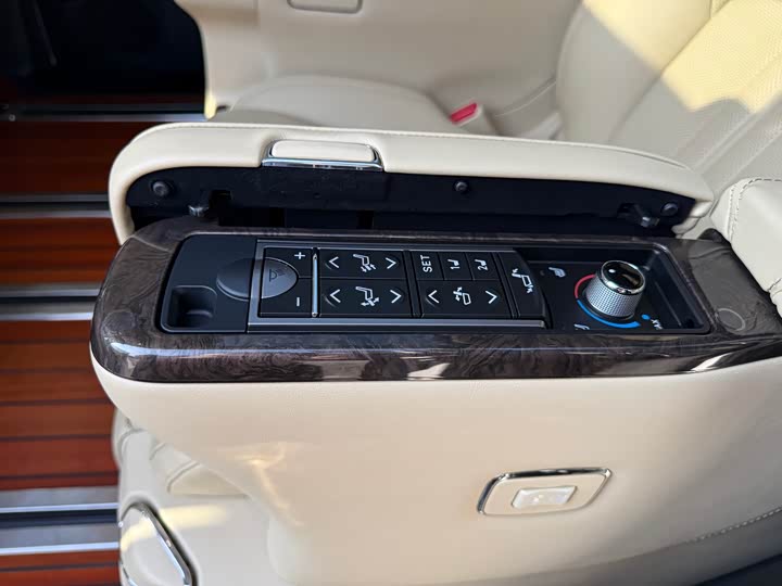 Фото 7 - Toyota Vellfire