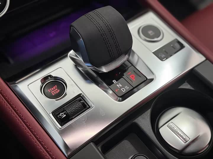 Фото 7 - Jaguar F-Pace