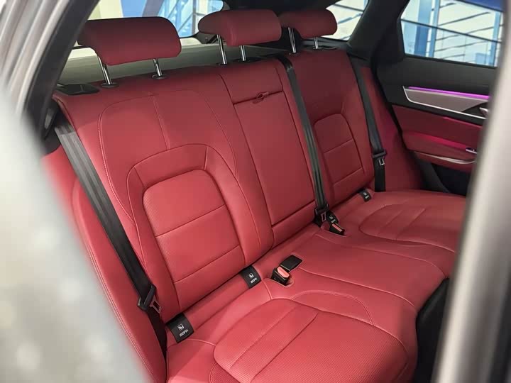 Фото 8 - Jaguar F-Pace