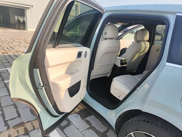 Фото 6 - LiXiang L6