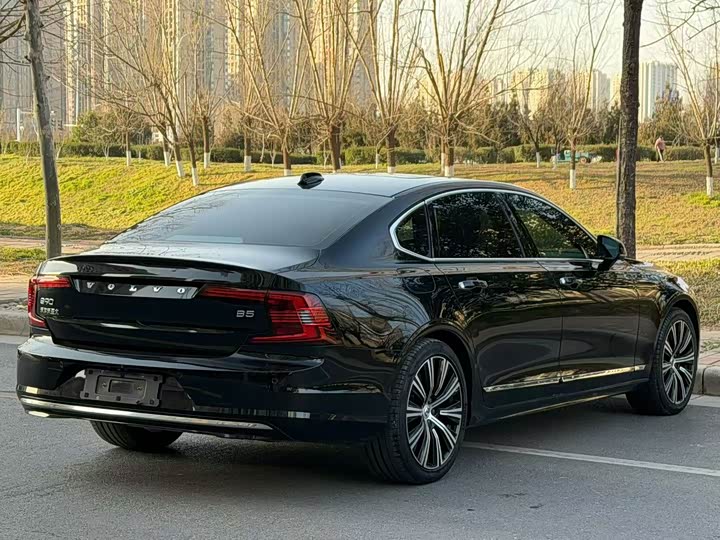 Фото 7 - Volvo S90
