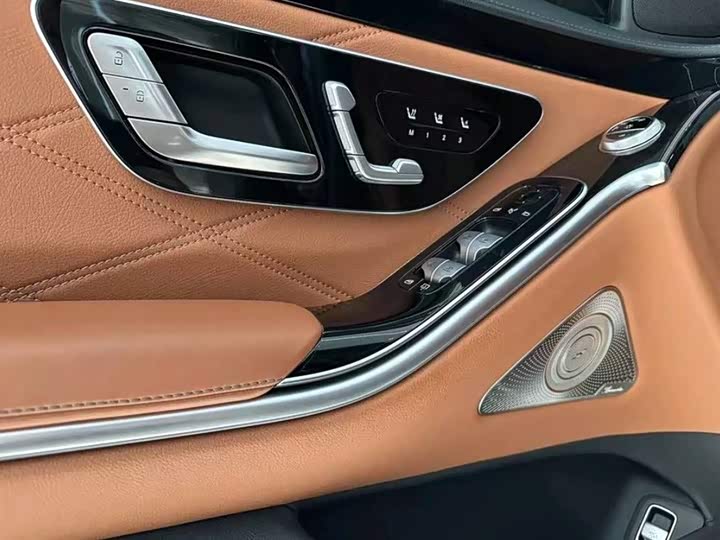 Фото 3 - Mercedes-Benz Maybach S-Class
