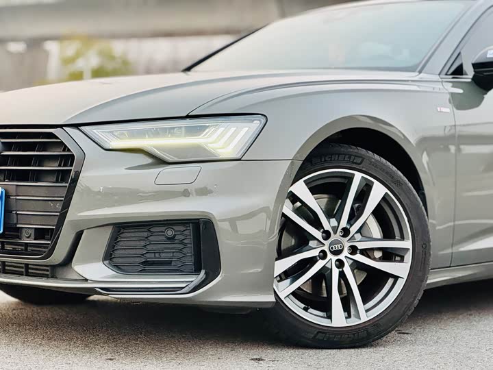 Фото 4 - Audi A6