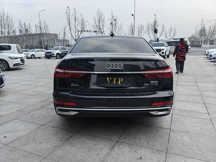 Фото 7 - Audi A6L