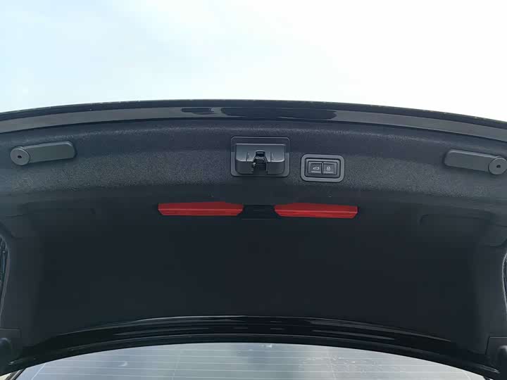 Фото 8 - Audi A6L