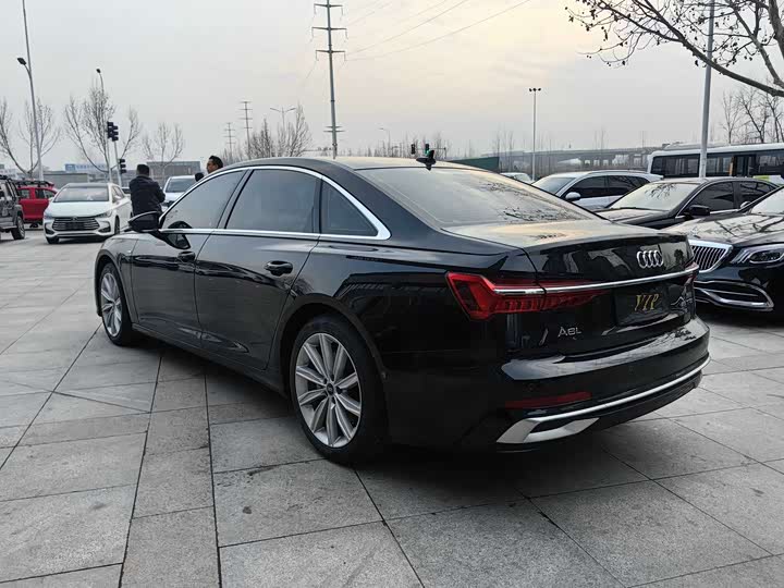 Фото 9 - Audi A6L