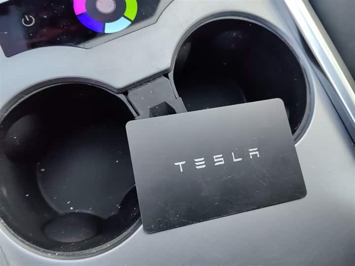 Фото 9 - Tesla Model Y
