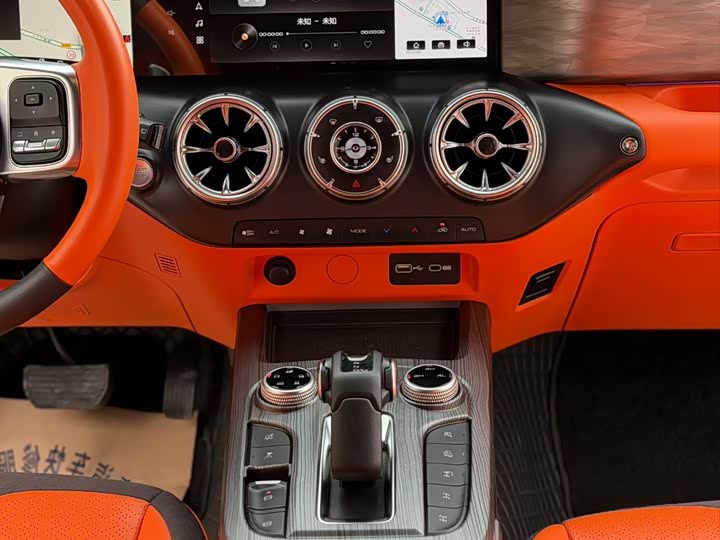 Фото 8 - Tank 300