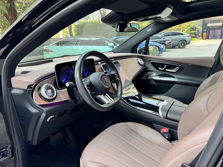 Фото 9 - Mercedes-Benz EQE SUV