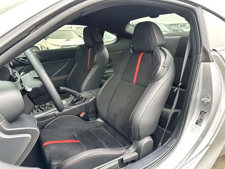 Фото 6 - Subaru BRZ