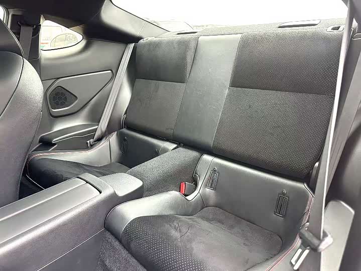 Фото 8 - Subaru BRZ