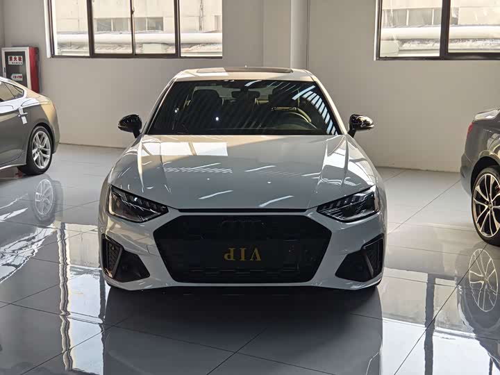 Фото 2 - Audi A4L