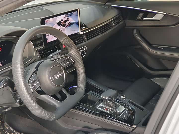 Фото 4 - Audi A4L