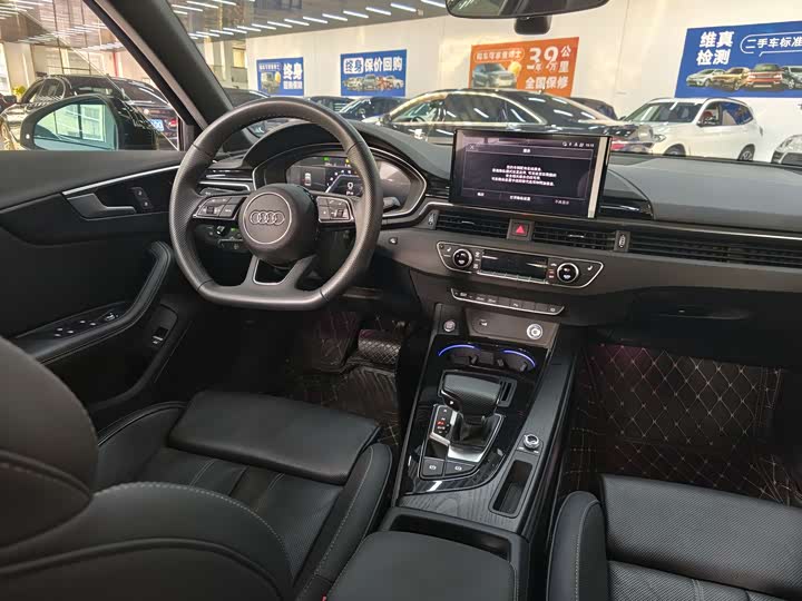 Фото 6 - Audi A4L