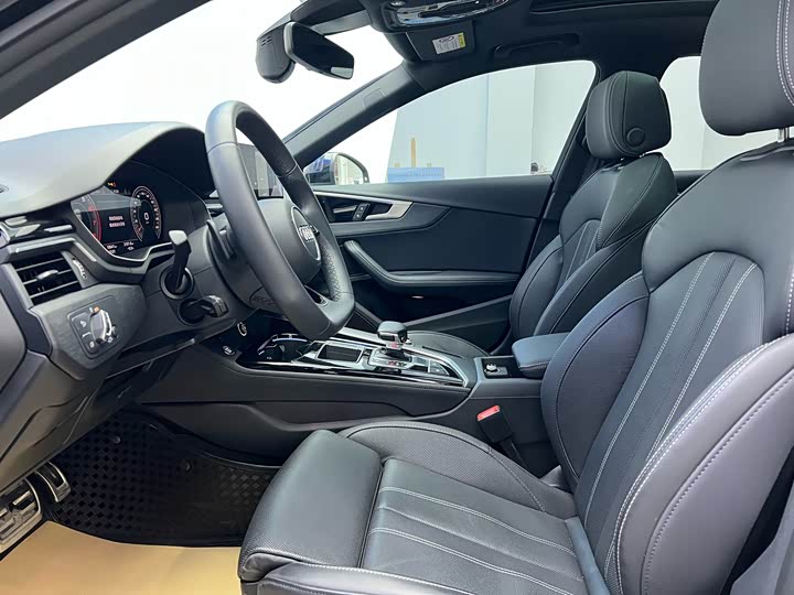 Фото 3 - Audi A4L