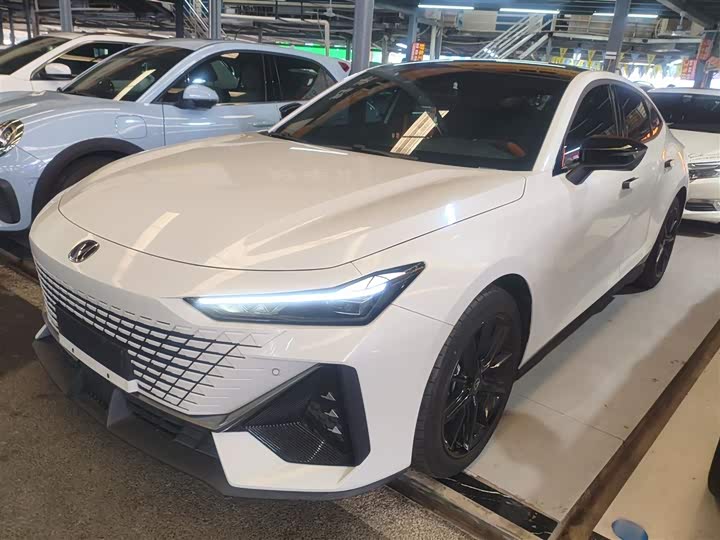 Фото 1 - Changan UNI-V