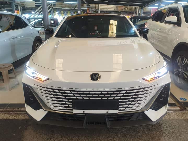 Фото 3 - Changan UNI-V