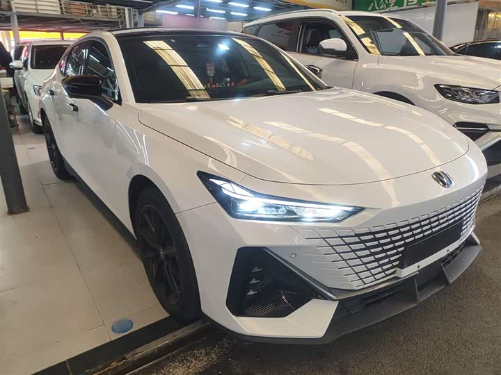 Фото 4 - Changan UNI-V