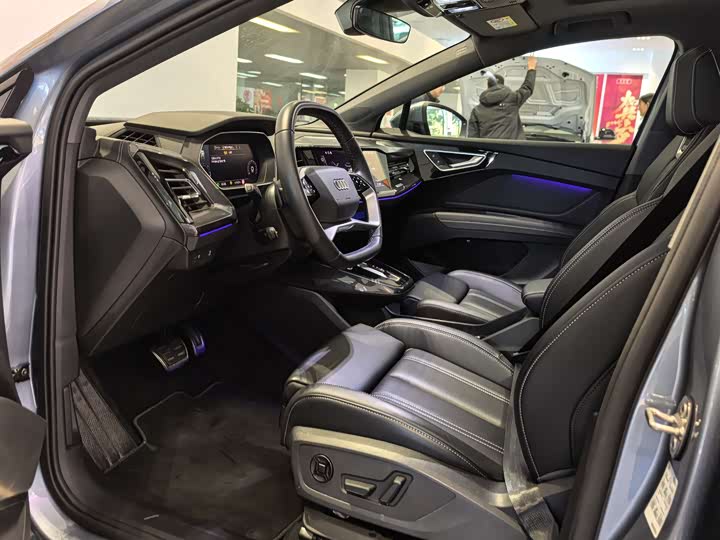 Фото 8 - Audi Q4 e-tron