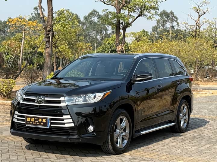 Фото 1 - Toyota Highlander