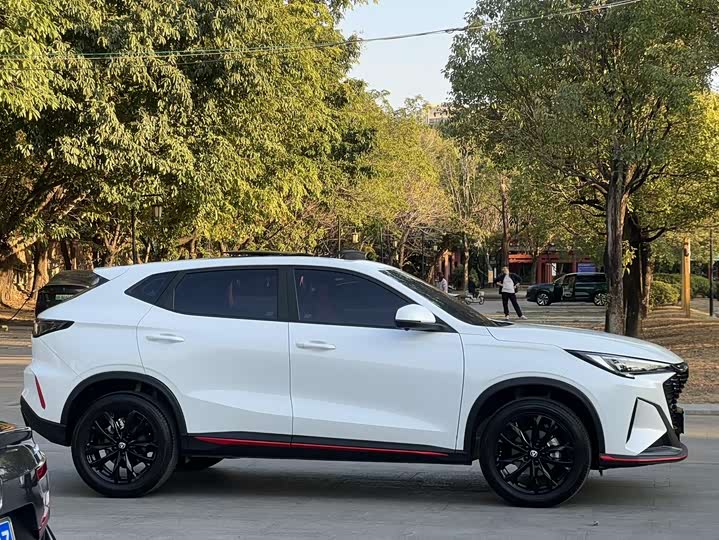 Фото 7 - Changan X5 Plus