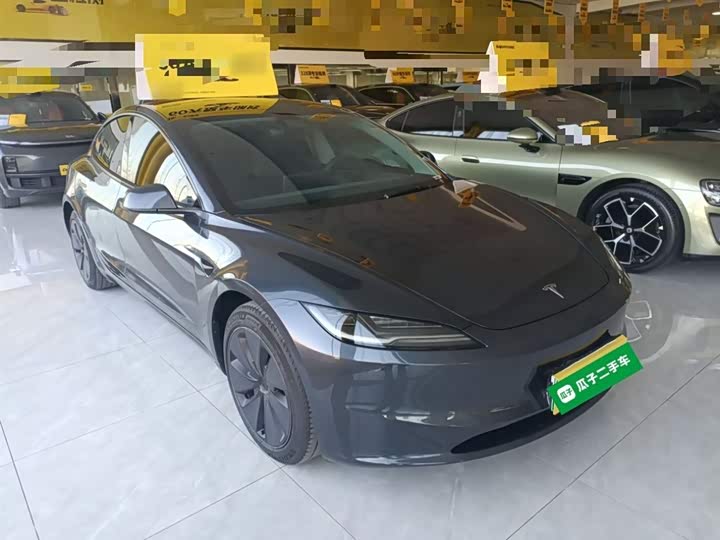 Фото 4 - Tesla Model 3