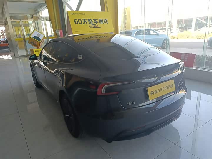 Фото 5 - Tesla Model 3