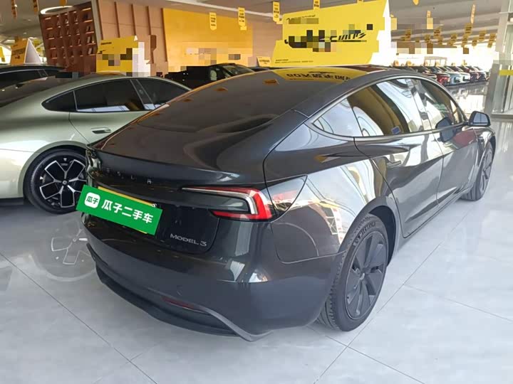 Фото 7 - Tesla Model 3