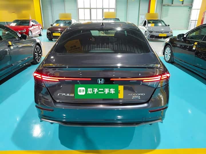 Фото 6 - Honda Accord