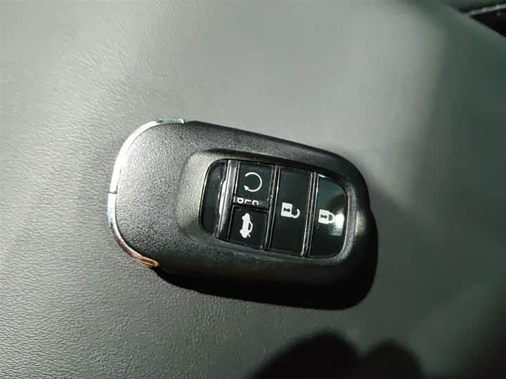 Фото 9 - Honda Accord