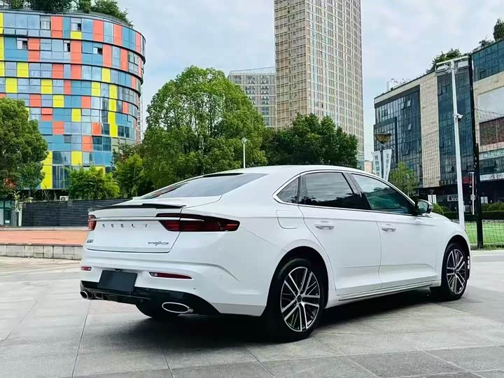 Фото 7 - Geely Preface