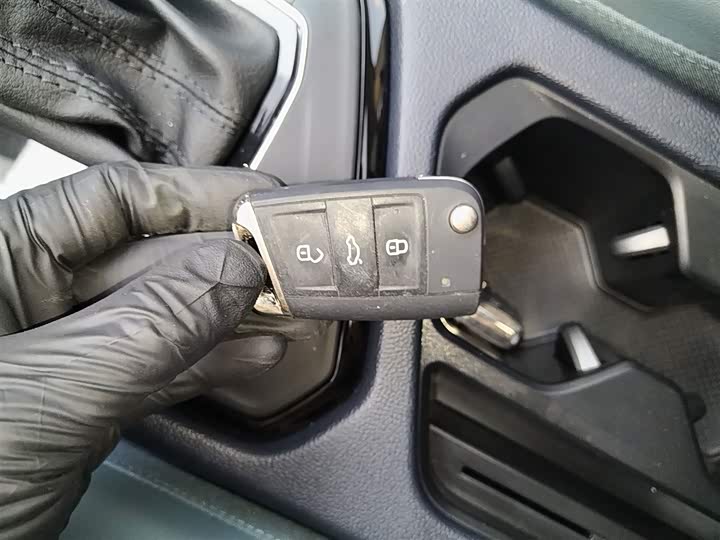 Фото 9 - Volkswagen Tharu