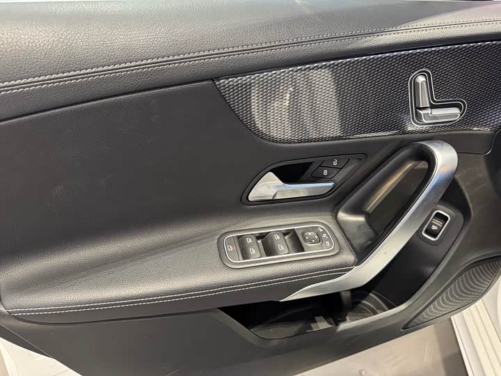 Фото 9 - Mercedes-Benz A-Class