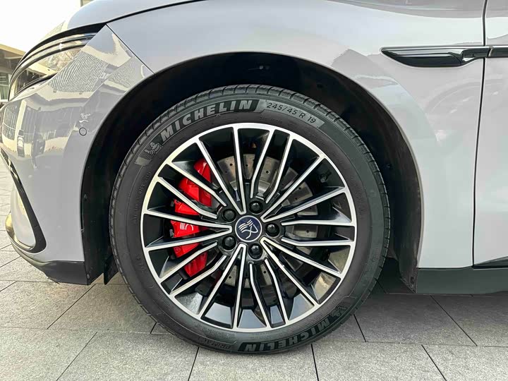 Фото 4 - BYD Han