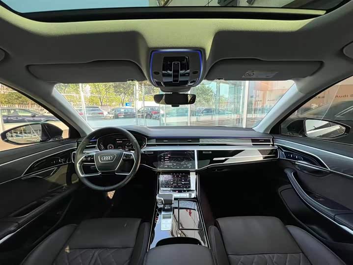 Фото 7 - Audi A8