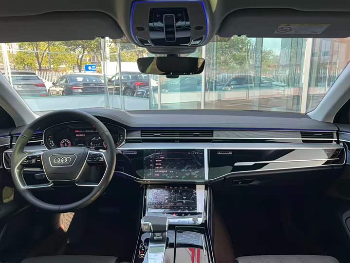 Фото 8 - Audi A8