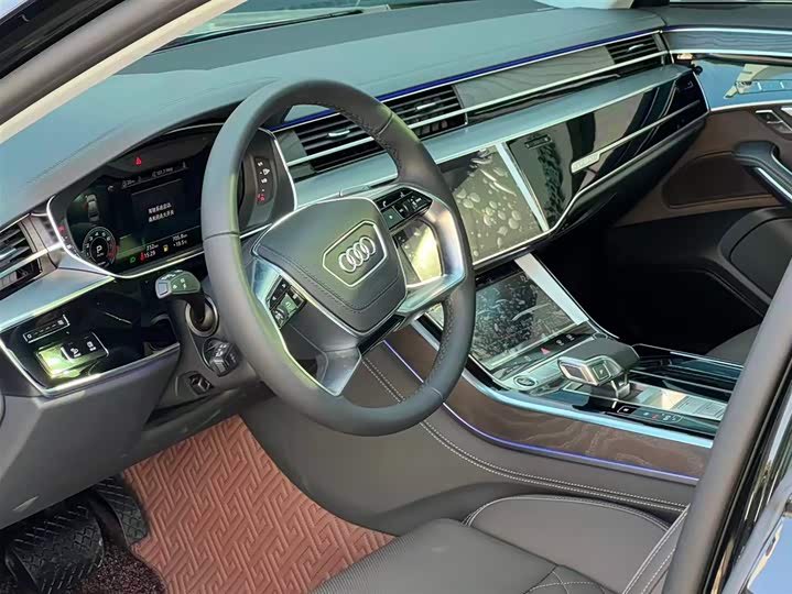 Фото 9 - Audi A8