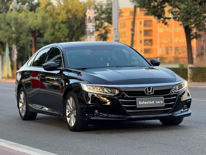 Фото 3 - Honda Accord