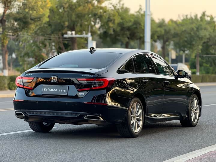 Фото 5 - Honda Accord