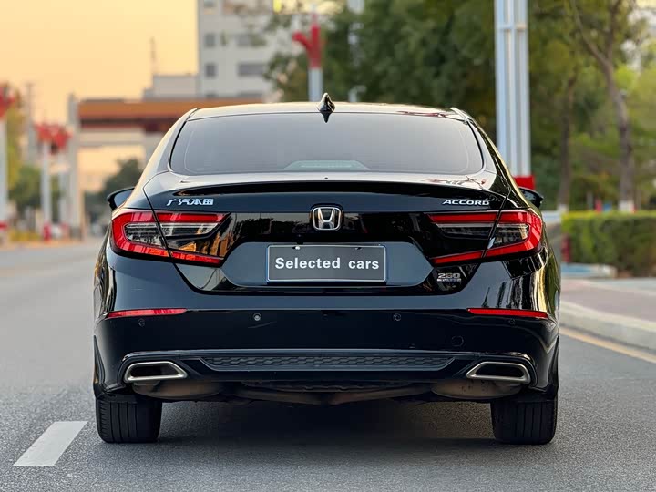 Фото 6 - Honda Accord