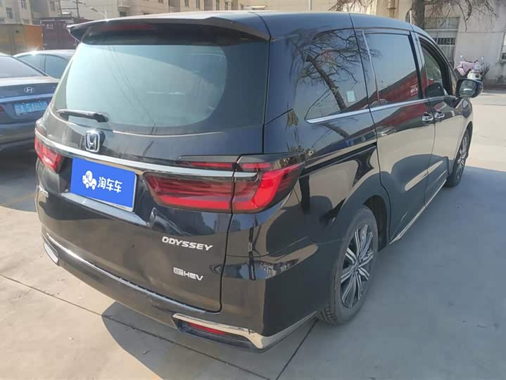 Фото 3 - Honda Odyssey