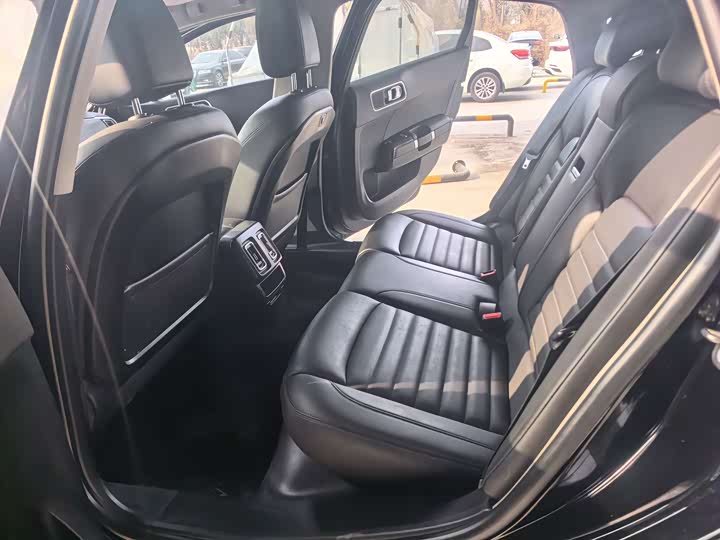 Фото 6 - Citroen C6