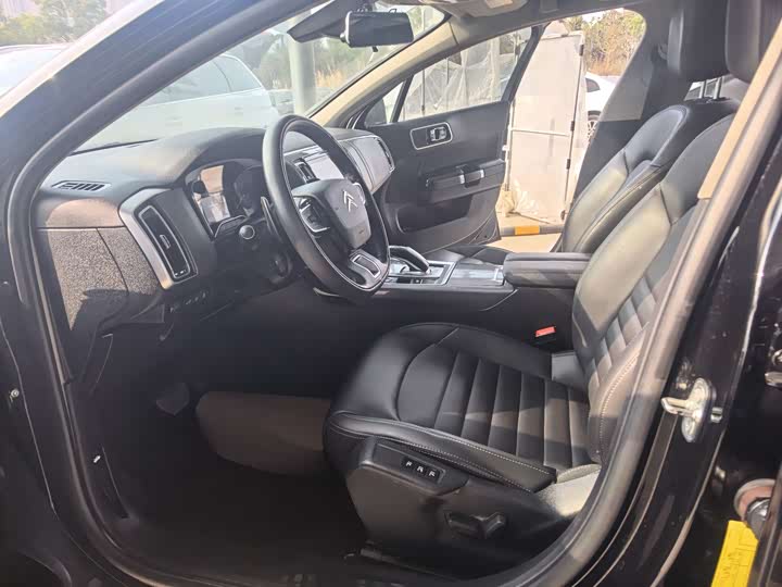 Фото 8 - Citroen C6