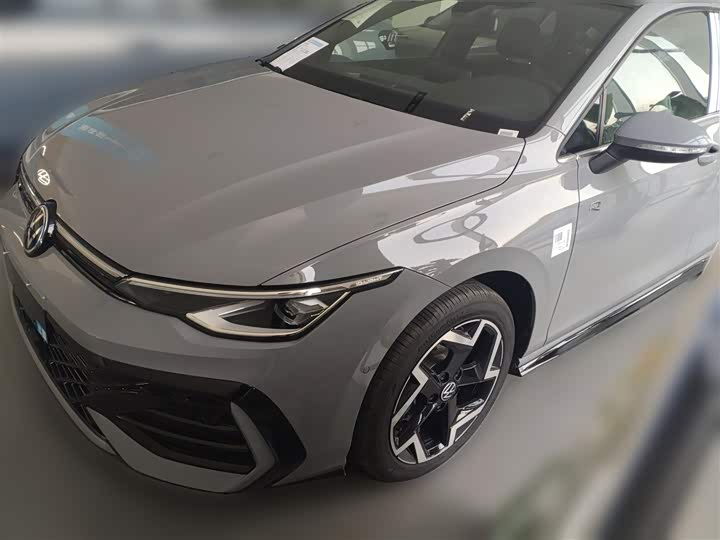 Фото 3 - Volkswagen Golf